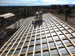 BiHolz casa in legno prefabbricata particolare listelli di ventilazione e listelli porta tegola