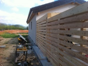 BiHolz casa in legno prefabbricata particolare porticato in larice vista esterna